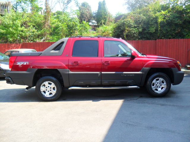 2005 Chevrolet Avalanche C350 4dr Sdn 3.5L Sport RWD Sedan