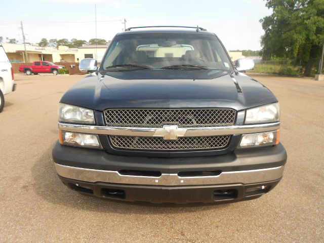2006 Chevrolet Avalanche C350 4dr Sdn 3.5L Sport RWD Sedan