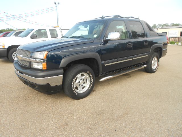2006 Chevrolet Avalanche C350 4dr Sdn 3.5L Sport RWD Sedan