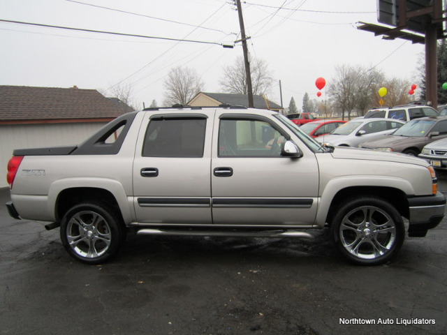 2006 Chevrolet Avalanche C350 4dr Sdn 3.5L Sport RWD Sedan