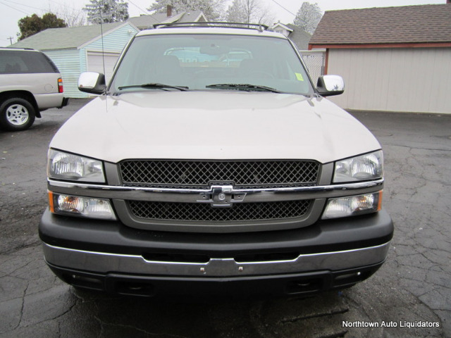 2006 Chevrolet Avalanche C350 4dr Sdn 3.5L Sport RWD Sedan