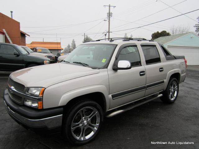 2006 Chevrolet Avalanche C350 4dr Sdn 3.5L Sport RWD Sedan