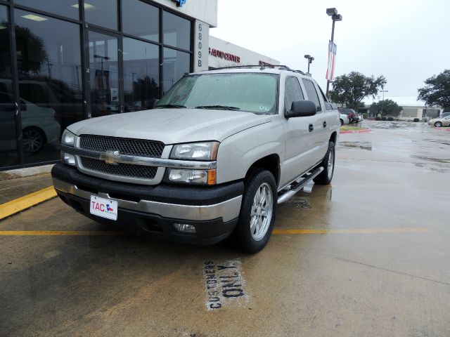 2006 Chevrolet Avalanche C350 4dr Sdn 3.5L Sport RWD Sedan