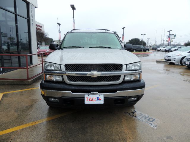 2006 Chevrolet Avalanche C350 4dr Sdn 3.5L Sport RWD Sedan