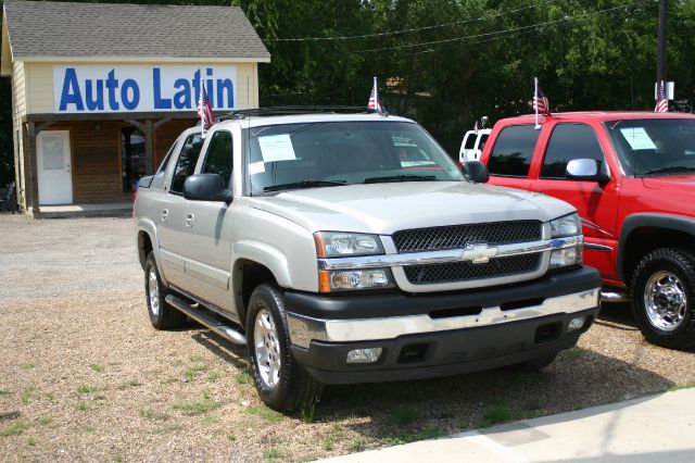 2006 Chevrolet Avalanche C350 4dr Sdn 3.5L Sport RWD Sedan
