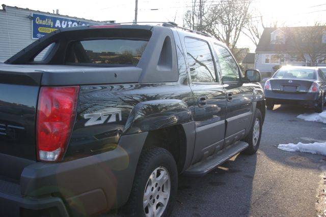 2006 Chevrolet Avalanche C350 4dr Sdn 3.5L Sport RWD Sedan