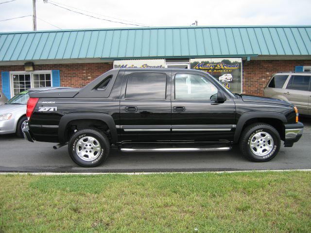 2006 Chevrolet Avalanche C350 4dr Sdn 3.5L Sport RWD Sedan