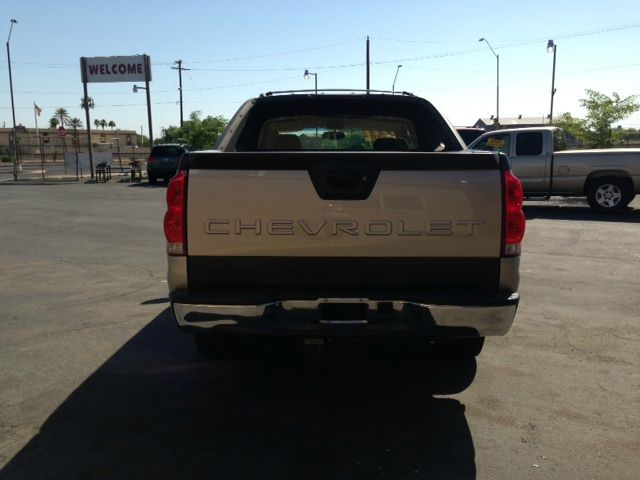 2006 Chevrolet Avalanche C350 4dr Sdn 3.5L Sport RWD Sedan