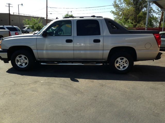 2006 Chevrolet Avalanche C350 4dr Sdn 3.5L Sport RWD Sedan