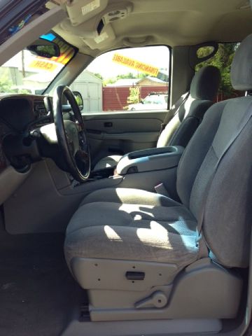 2006 Chevrolet Avalanche C350 4dr Sdn 3.5L Sport RWD Sedan