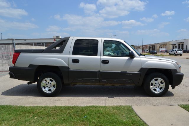 2006 Chevrolet Avalanche C350 4dr Sdn 3.5L Sport RWD Sedan
