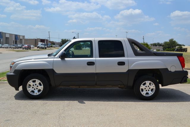 2006 Chevrolet Avalanche C350 4dr Sdn 3.5L Sport RWD Sedan