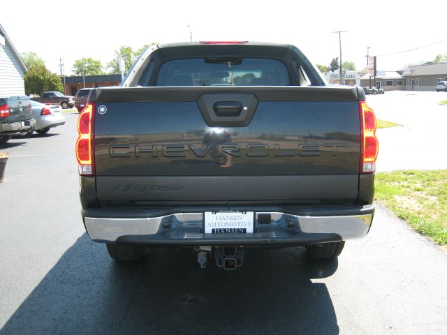 2006 Chevrolet Avalanche C350 4dr Sdn 3.5L Sport RWD Sedan