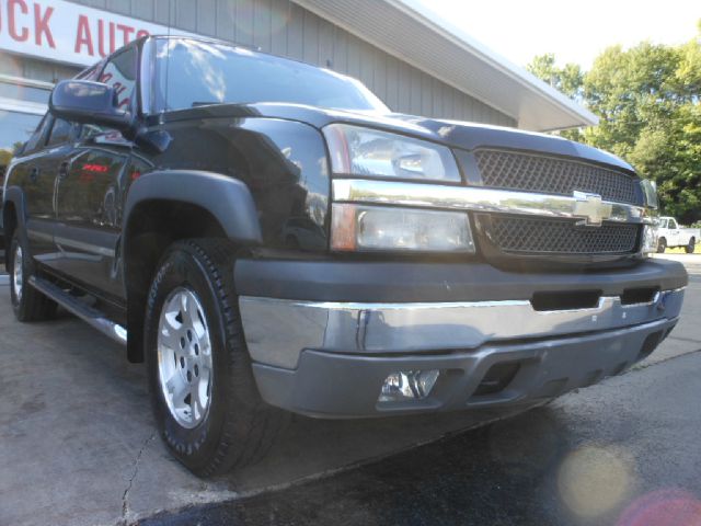 2006 Chevrolet Avalanche C350 4dr Sdn 3.5L Sport RWD Sedan