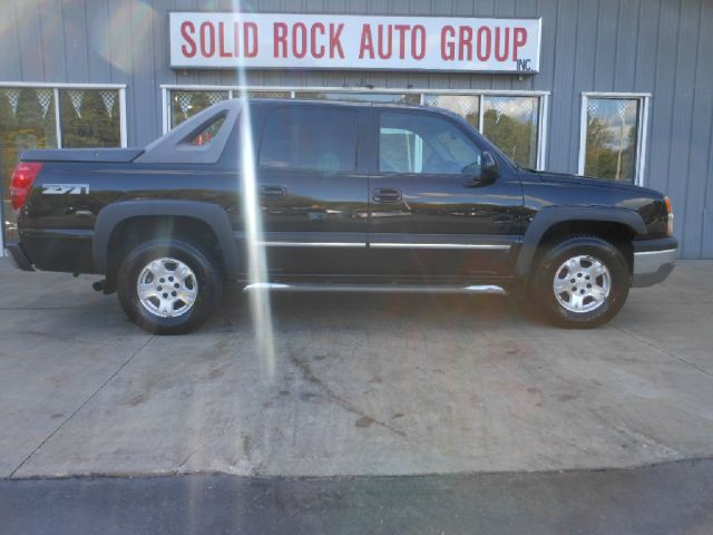 2006 Chevrolet Avalanche C350 4dr Sdn 3.5L Sport RWD Sedan