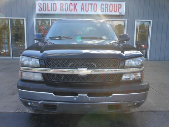 2006 Chevrolet Avalanche C350 4dr Sdn 3.5L Sport RWD Sedan