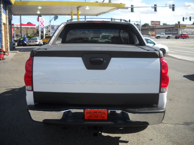 2006 Chevrolet Avalanche C350 4dr Sdn 3.5L Sport RWD Sedan