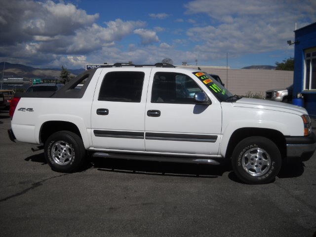 2006 Chevrolet Avalanche C350 4dr Sdn 3.5L Sport RWD Sedan