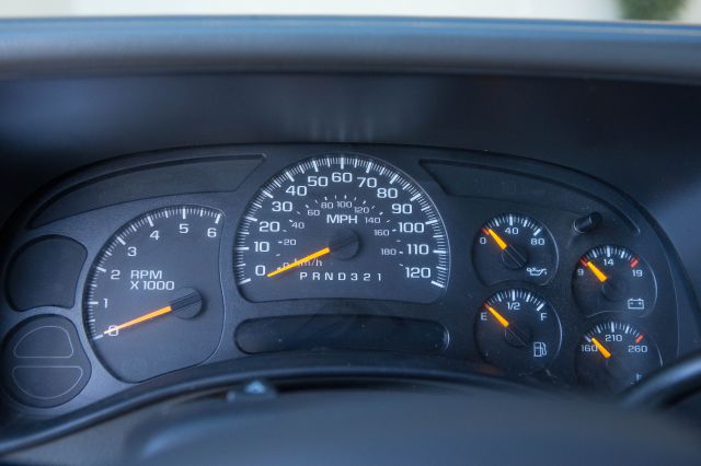 2006 Chevrolet Avalanche C350 4dr Sdn 3.5L Sport RWD Sedan