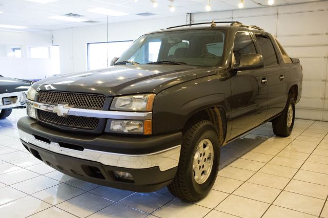 2006 Chevrolet Avalanche C350 4dr Sdn 3.5L Sport RWD Sedan