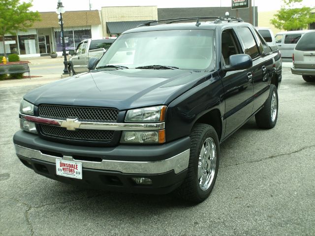 2006 Chevrolet Avalanche C350 4dr Sdn 3.5L Sport RWD Sedan
