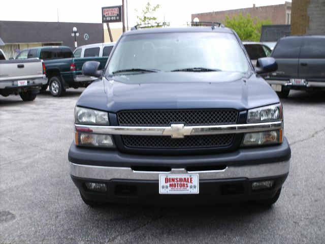 2006 Chevrolet Avalanche C350 4dr Sdn 3.5L Sport RWD Sedan
