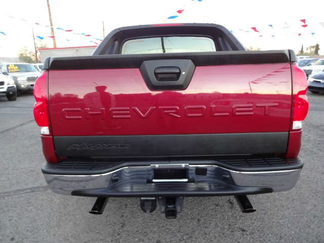 2006 Chevrolet Avalanche C350 4dr Sdn 3.5L Sport RWD Sedan