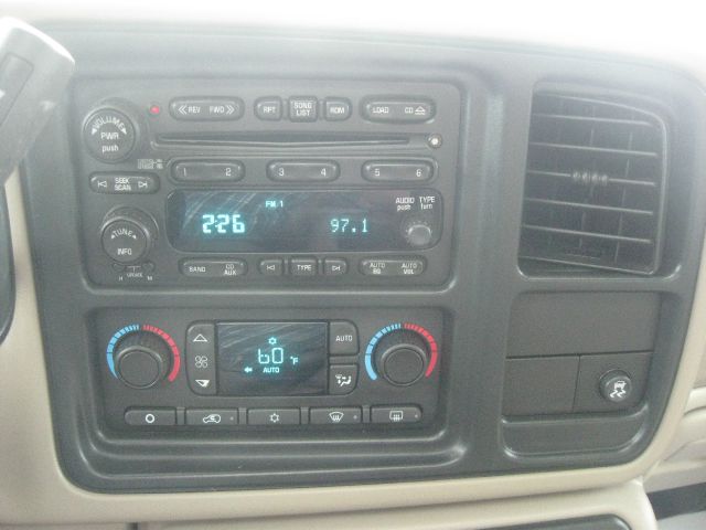 2006 Chevrolet Avalanche C350 4dr Sdn 3.5L Sport RWD Sedan