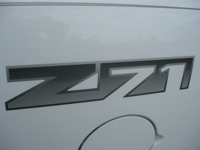 2006 Chevrolet Avalanche C350 4dr Sdn 3.5L Sport RWD Sedan