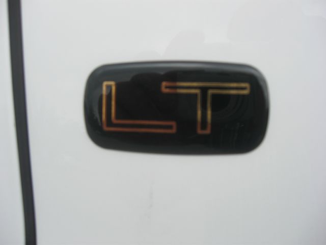 2006 Chevrolet Avalanche C350 4dr Sdn 3.5L Sport RWD Sedan