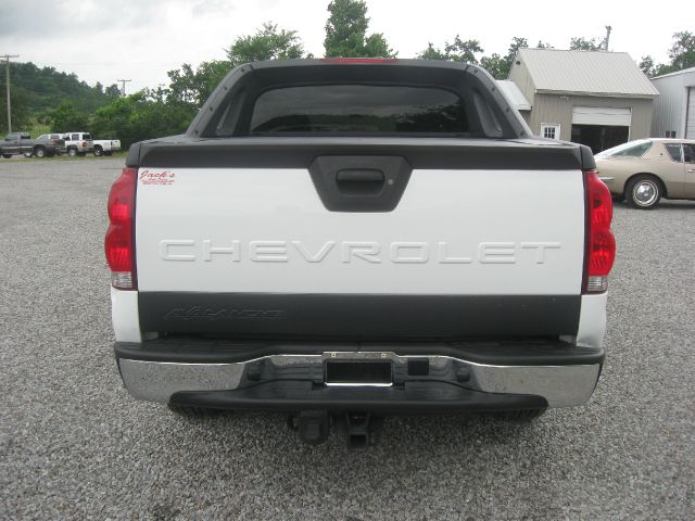 2006 Chevrolet Avalanche C350 4dr Sdn 3.5L Sport RWD Sedan