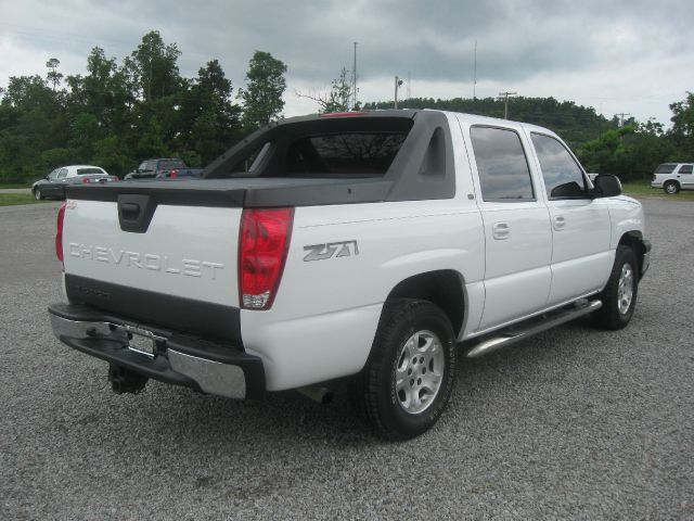 2006 Chevrolet Avalanche C350 4dr Sdn 3.5L Sport RWD Sedan