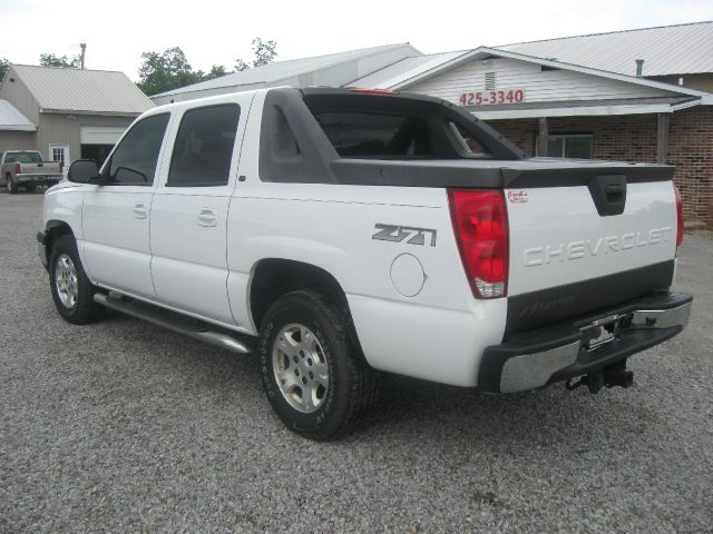 2006 Chevrolet Avalanche C350 4dr Sdn 3.5L Sport RWD Sedan