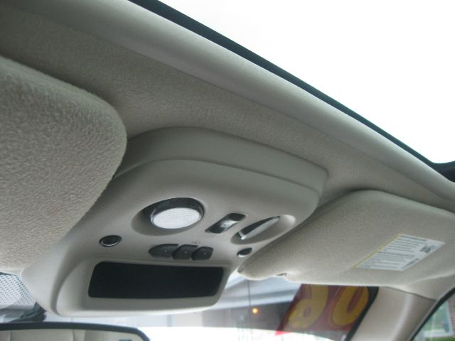 2006 Chevrolet Avalanche C350 4dr Sdn 3.5L Sport RWD Sedan