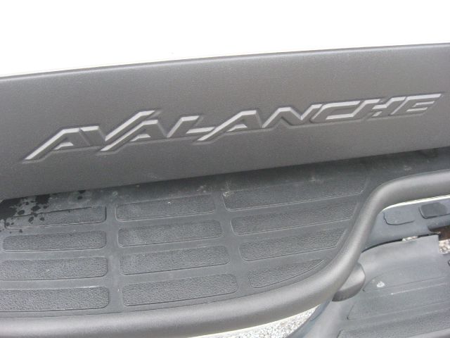 2006 Chevrolet Avalanche C350 4dr Sdn 3.5L Sport RWD Sedan