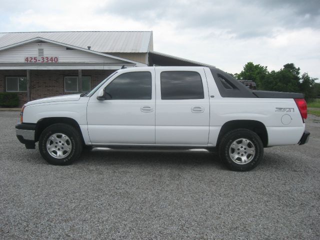 2006 Chevrolet Avalanche C350 4dr Sdn 3.5L Sport RWD Sedan