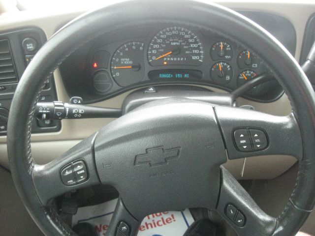 2006 Chevrolet Avalanche C350 4dr Sdn 3.5L Sport RWD Sedan