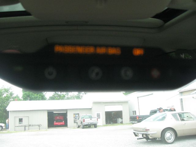 2006 Chevrolet Avalanche C350 4dr Sdn 3.5L Sport RWD Sedan