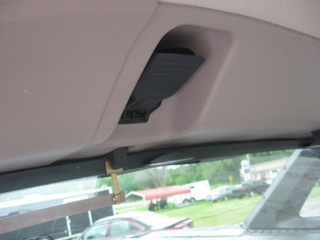 2006 Chevrolet Avalanche C350 4dr Sdn 3.5L Sport RWD Sedan