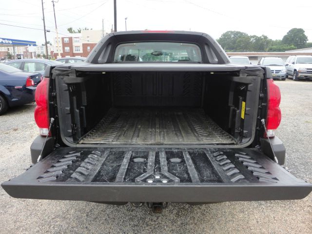 2006 Chevrolet Avalanche C350 4dr Sdn 3.5L Sport RWD Sedan