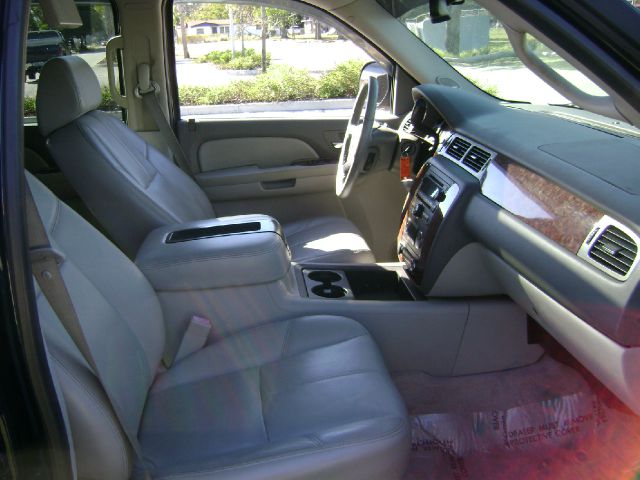 2007 Chevrolet Avalanche SXT Wheelchair Accessible Van
