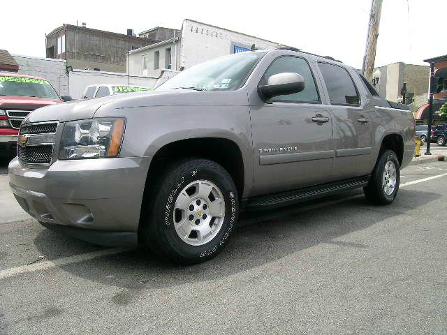 2007 Chevrolet Avalanche 4dr Sdn 3.0L Luxury 4matic AWD