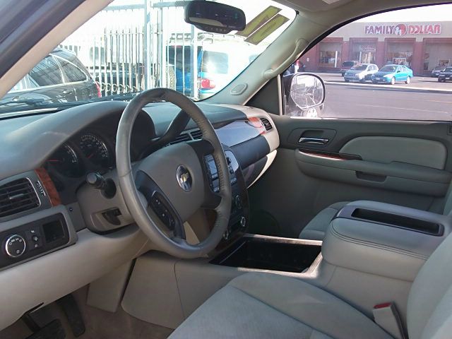 2007 Chevrolet Avalanche 2004.5 WGN FWD