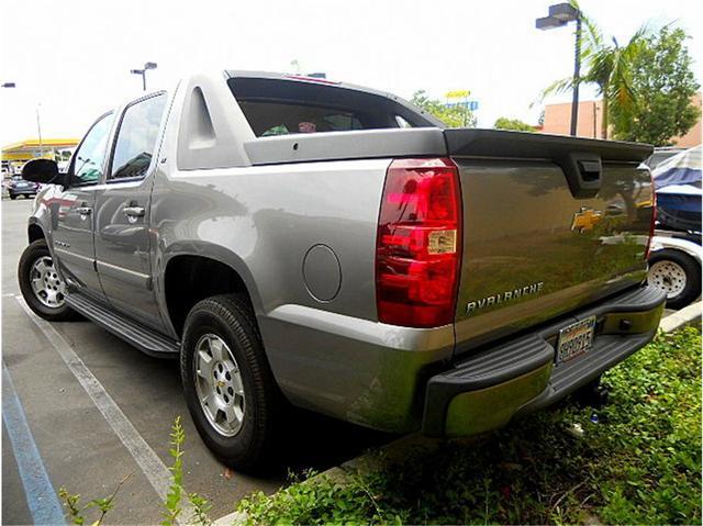2007 Chevrolet Avalanche Cross Tour EX-L SUV
