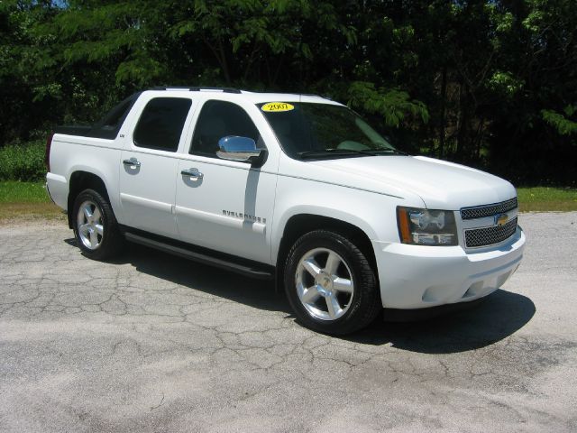 2007 Chevrolet Avalanche LS Flex Fuel 4x4 This Is One Of Our Best Bargains