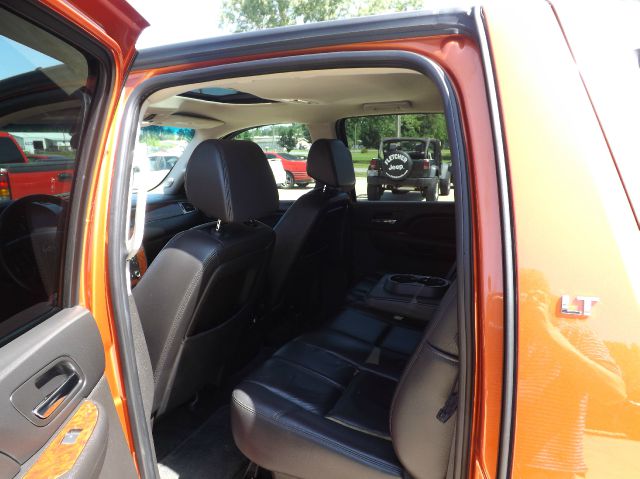 2007 Chevrolet Avalanche SXT Wheelchair Accessible Van