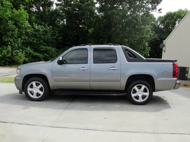 2008 Chevrolet Avalanche 29