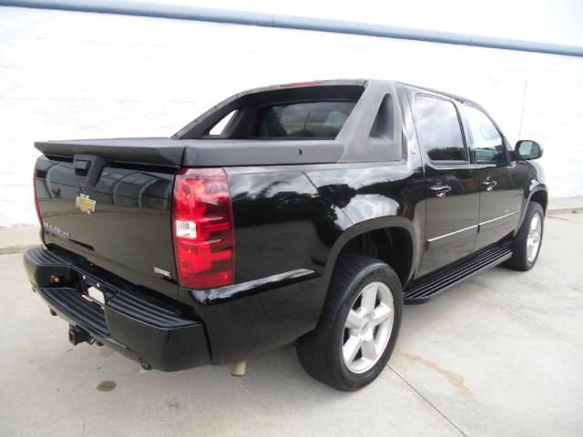 2008 Chevrolet Avalanche SH AWD Leather Moonroof Non-smoker