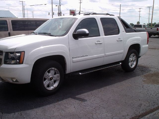 2008 Chevrolet Avalanche Sportseats 7warrtanty Available Van