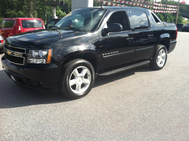 2008 Chevrolet Avalanche 4dr Sdn I4 CVT 2.5